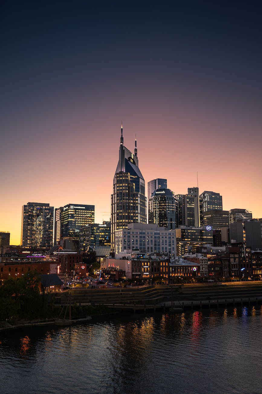 cityscape of nashville tennessee at dawn